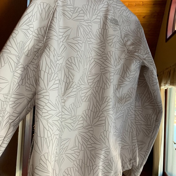 North Face Soft Shell Jacket - Picture 2 of 6